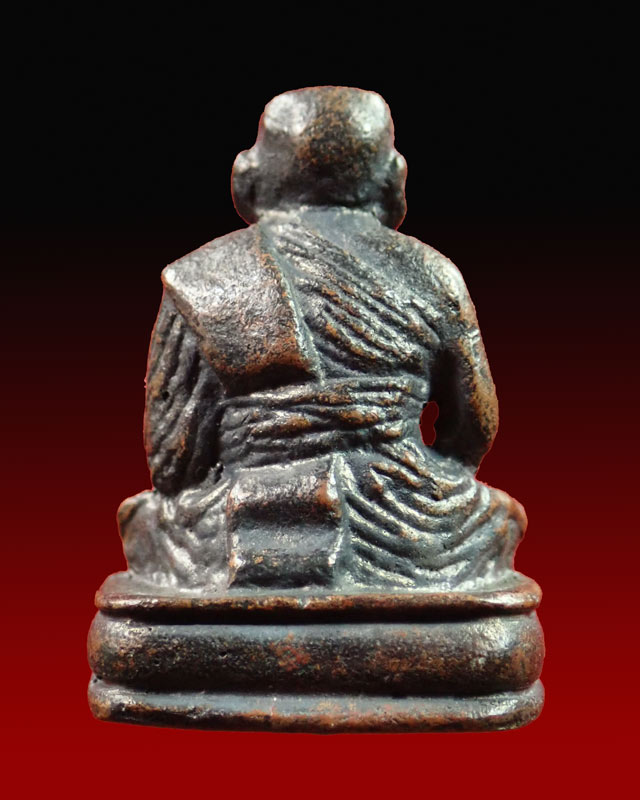 รูปหล่อโบราณหลวงพ่อทวด พิมพ์เลขใต้ฐาน (ย้อนยุค) วัดช้างให้ ปัตตานี 16 ตุลาคม ปี 2542 เนื้อนวะโลหะ หมายเลข 635 โค๊ต ก