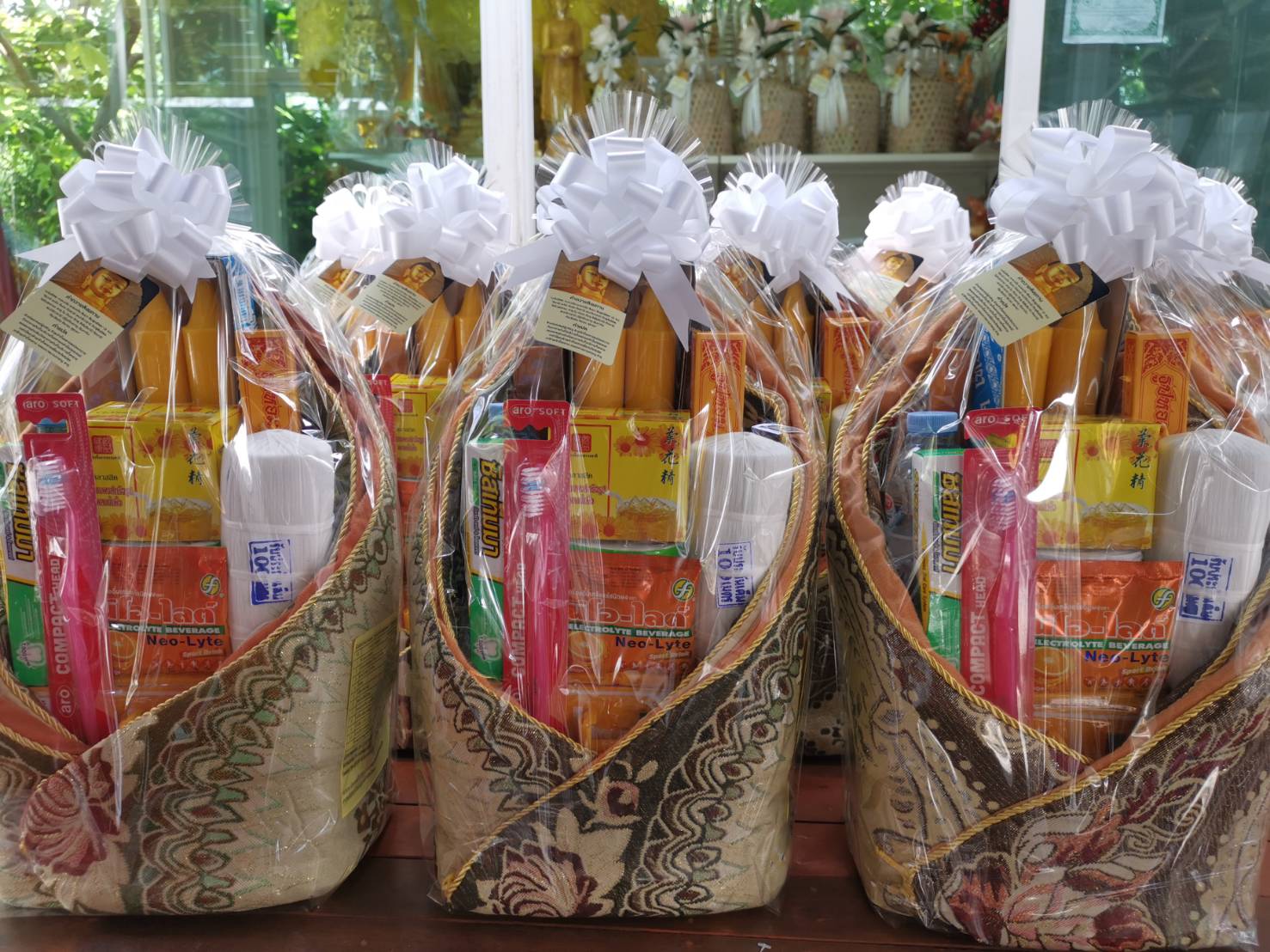 สังฆทานอาสนะ+เทียนพรรษา 1 คู่