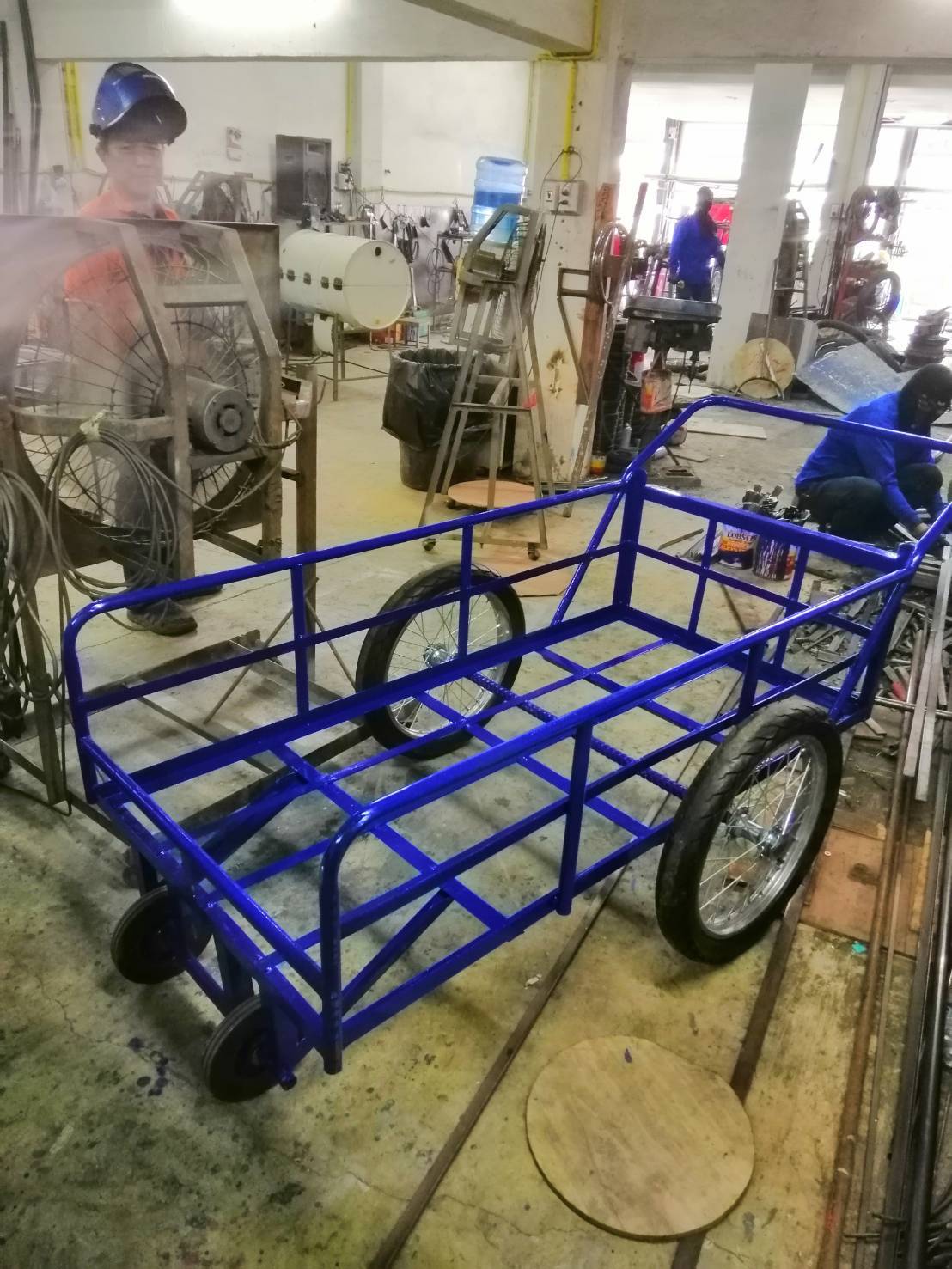 รถเข็นน้ำล้อมอเตอร์ไซค์ 80 x 160 เซนติเมตร ของใหม่ ราคาโรงงาน ล้อหลังเป็นล้อมอเตอร์ไซค์ 17 นิ้ว ล้อหน้าเป็นล้อพลาสติกขนาด 8 นิ้ว