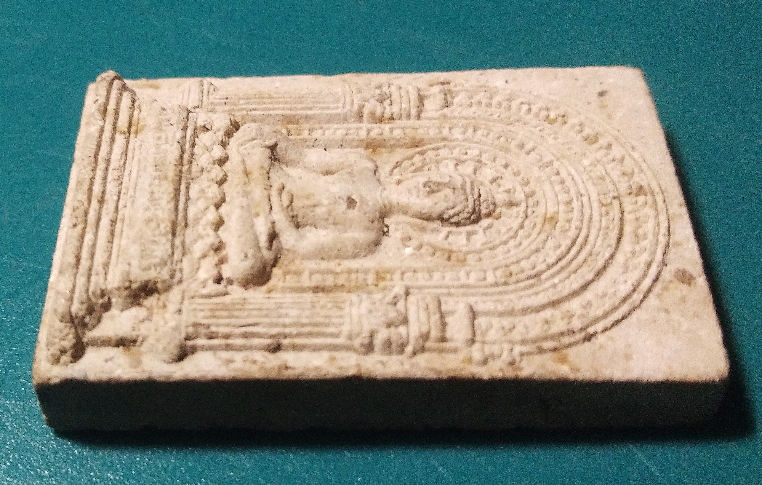 พระผงพิชิตไพรี หลังยันต์บัว มรรค 8 จัดสร้างโดยมูลนิธิธรรมธัช จ.ฉะเชิงเทรา ปี 2514..3 (หลวงปู่ทิม วัดระหารไร่ ปลุกเสก)..2