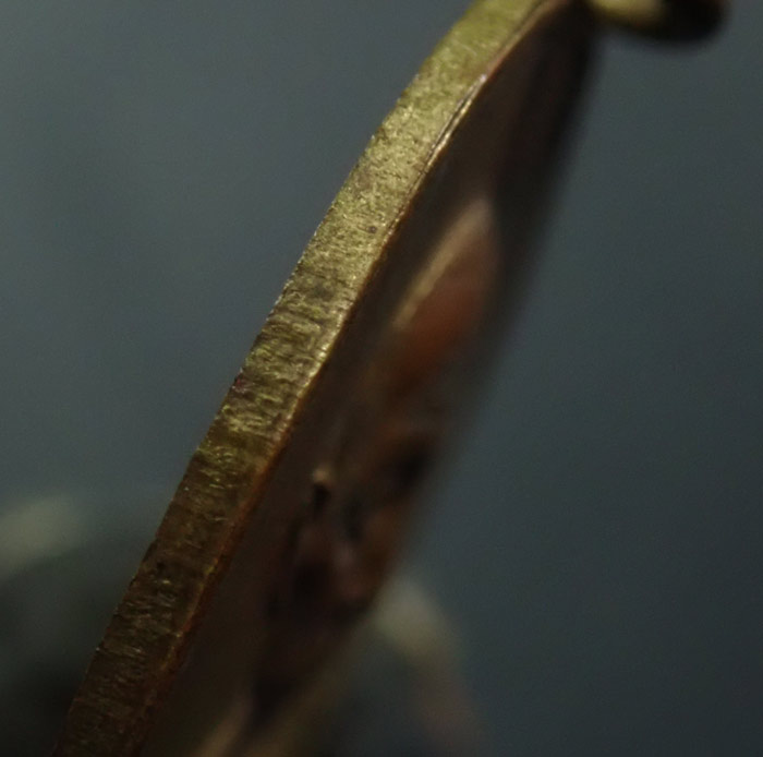 เหรียญพระครูนนทภัทรประดิษฐ์ (หลวงพ่อดิษฐ์) วัดอัมพวัน จ.นนทบุรี ปี2509 เนื้อทองฝาบาตร พิมพ์นิยม ยันต์อุแตก