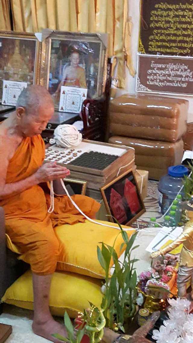 พระขุนแผนผงพรายกุมาร (รุ่นแรก) เนื้อผงพราย ตะกรุด 3k หลวงปู่บัว ถามโก ปลุกเสกเดี่ยว ณ วัดศรีบูรพาราม จ.ตราด ที่ระฤกกฐิน 2559 วัดอีแงว จ.จันทบุรี