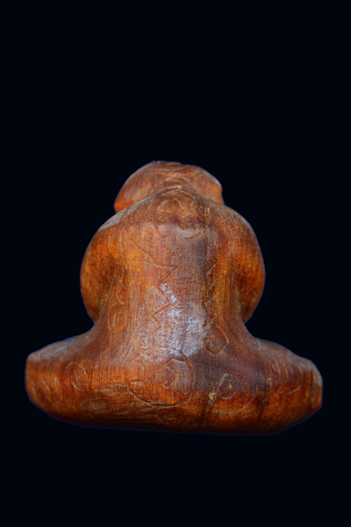 พระปิดตาไม้แกะ ท่านเจ้าคุณอ่อน วัดประชุมชลธารา เนื้อไม้แดง