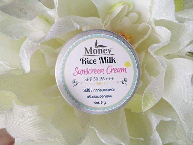 Rice Milk Sunscreen Cream by Money 5 g. ครีมกันแดดน้ำนมข้าว กันแดดเนื้อใยไหม