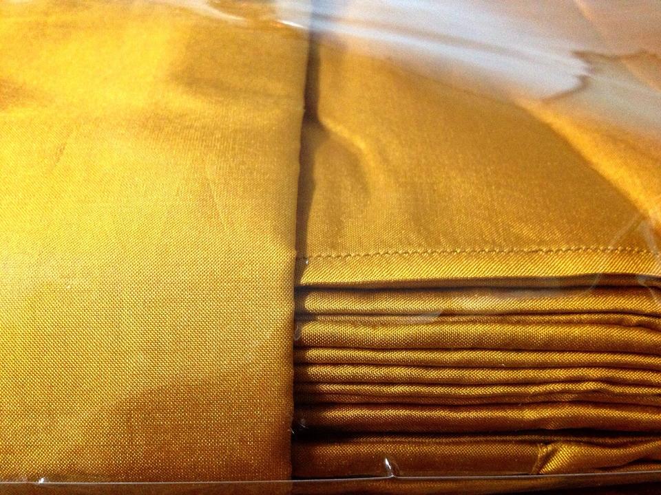 ชุดไตรจีวร (ผ้าไหมแท้) (ตัดเย็บใหม่ทุกผืน) รับประกันสินค้า 100%