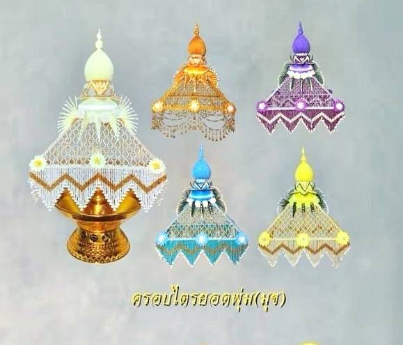 ครอบไตรยอดพุ่มมุข ร้อยมุข