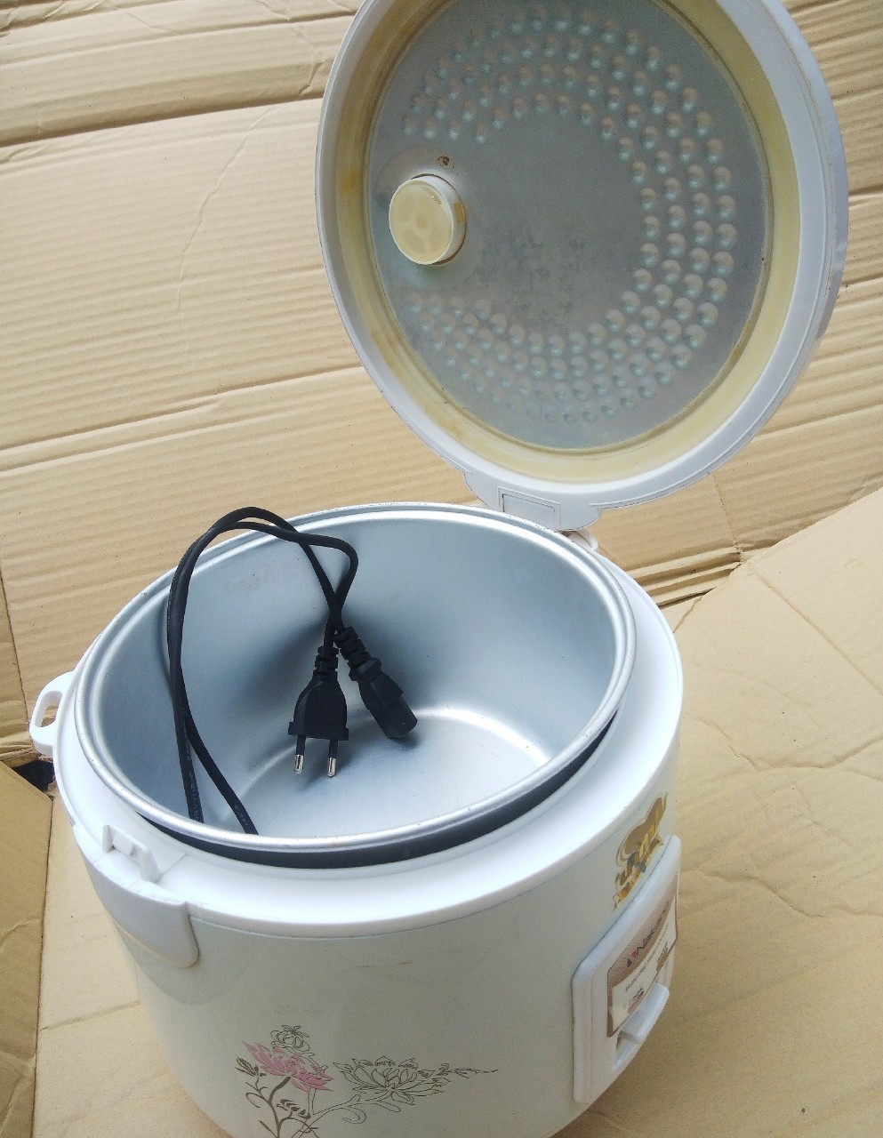 หม้อหุงข้าว NAKANO รุ่น SRC1810 ขนาด 1.8 ลิตร ของมือสอง สภาพดี