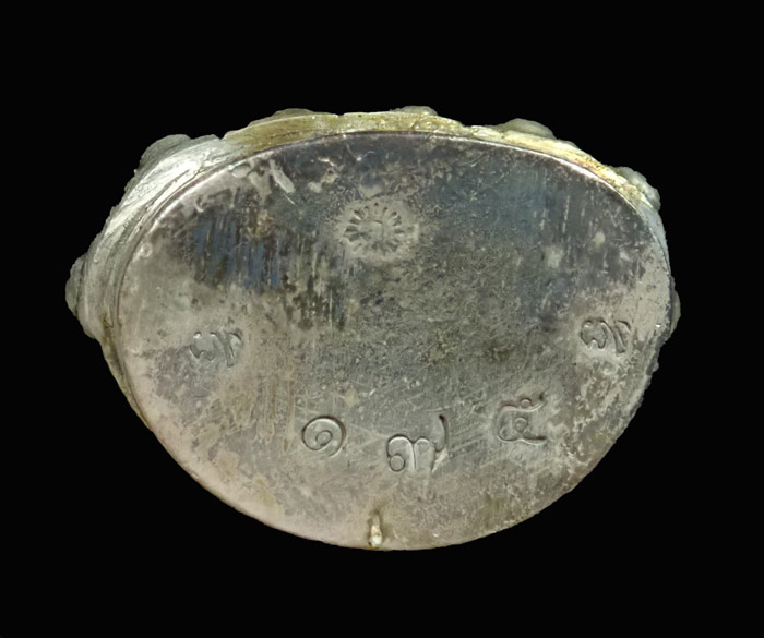 พระกริ่งปวเรศชินบัญชร รุ่นพุทธปวเรศ โครงการสังฆราชบูชาพระชันษา 100 ปี วัดบวรนิเวศวิหาร ปี 2554 เนื้อเงินก้นเงิน หมายเลข 175 (กริ่งดัง) พร้อมกล่องเดิมและบัตรประจำองค์พระ เนื้อเงินก้นเงิน