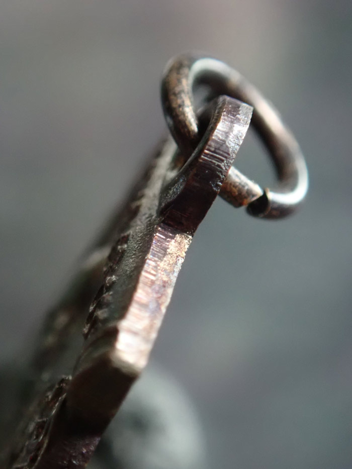 * บล็อกซาลาปา..หายาก* เหรียญหลวงพ่อทวด รุ่นเลื่อนสมณศักดิ์พระครูอนุกูลปริยัติกิจ วัดช้างให้ จ.ปัตตานี ปี 2536 เนื้อทองแดงรมดำ (บล็อกอ้วนหน้าซาลาเปา)