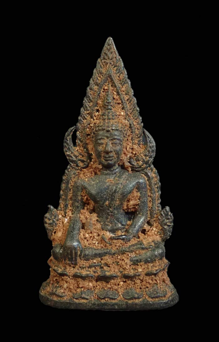 สมเด็จพระพุทธชินราช (นางพญาเรือนแก้ว) รุ่นประวัติศาสตร์ธงชัยจอมราชันย์ วัดนางพญา พิษณุโลก ปี 2563 เนื้อนวะโลหะดินไทย หมายเลข 527