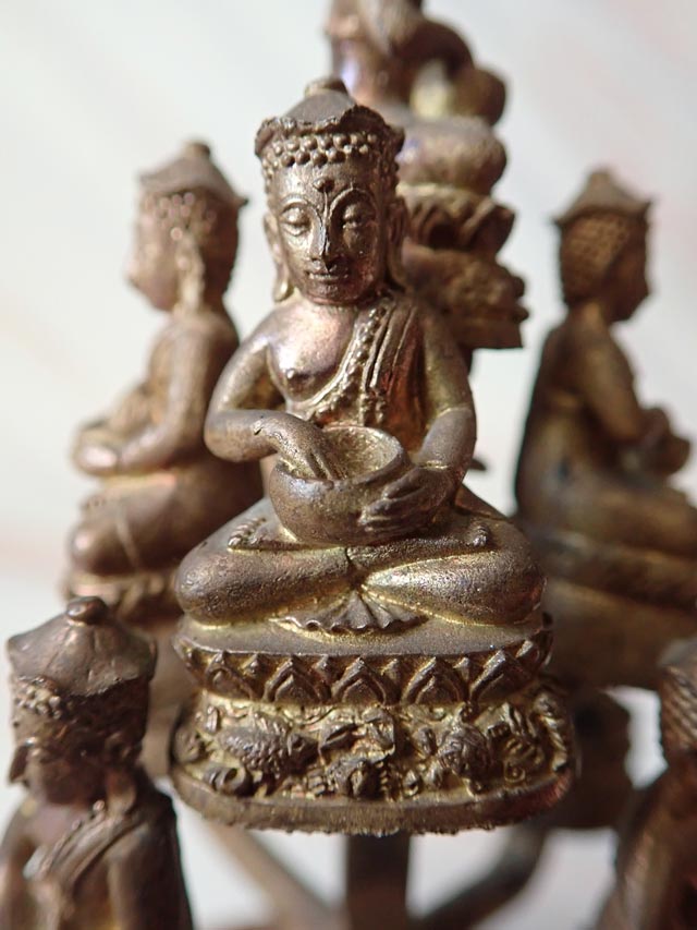 พระช่อ 9 องค์ พระอุปคุตมหาลาภ พ่อท่านลาภ สันตวัณโณ วัดเขากอบ จ.ตรัง ปี 2556 เนื้อทองระฆัง ช่อหมายเลข 13 (สร้างเพียง 19 ช่อ)