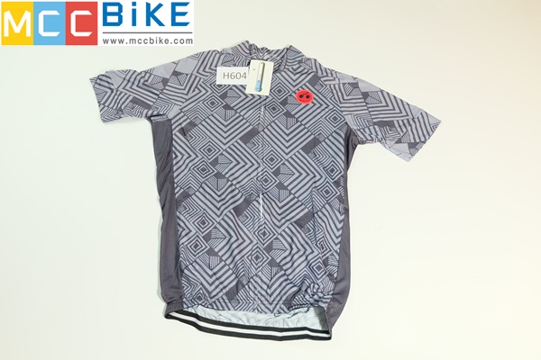 เสื้อปั่นจักรยาน ขนาด M ลดราคาพิเศษ รหัส H604
