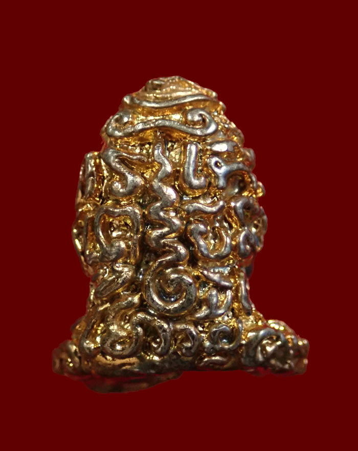 ชุด 3 องค์ สามกษัตริย์พระปิดตามหาลาภ หลวงพ่อสงฆ์ วัดเจ้าฟ้าศาลาลอย ปี 2519 สามกษัตริย์ 3 องค์ ได้แก่.. เนื้อตะกั่วอาบทอง 1 องค์ เนื้อตะกั่วอาบเงิน 1 องค์ เนื้อตะกั่วอาบทองแดง 1 องค์