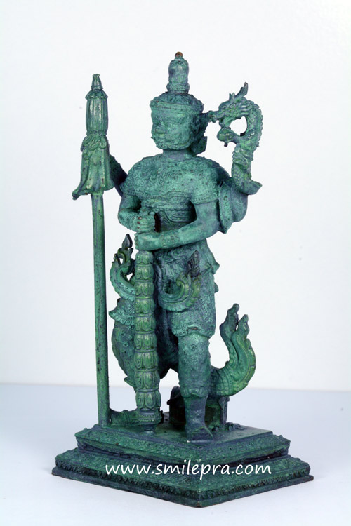 ท้าวเวสสุวรรณตรีพระเพลา เนื้อโลหะเคลือบพาทิน่าเขียวมรกต
