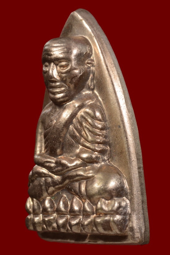 หลวงพ่อทวดหลังเตารีด รุ่นมงคล80 เนื้ออัลปาก้า ปี 2552