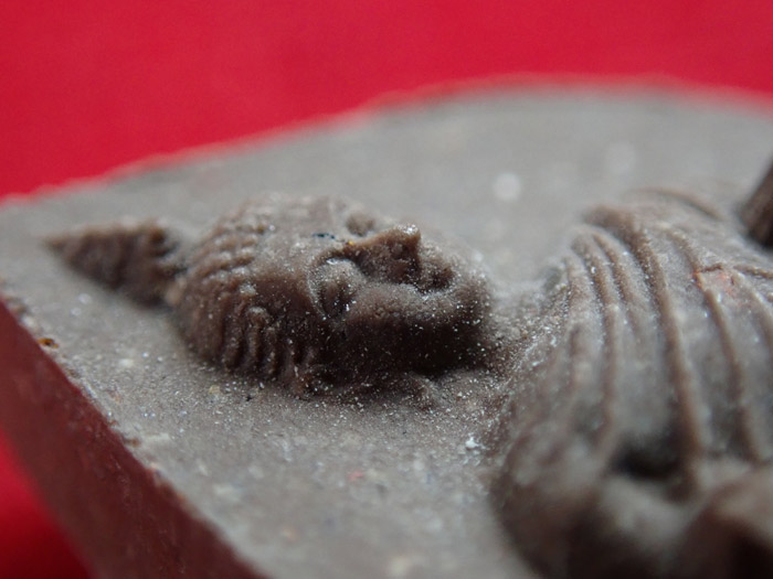 พระพุทธนราวันตบพิธ สร้างเนื่องในโอกาสเฉลิมฉลองพระชนมมายุ 72 พรรษา ปี 2542 ขนาดพระสูง 3.2 ซ.ม. พร้อมกล่องเดิม