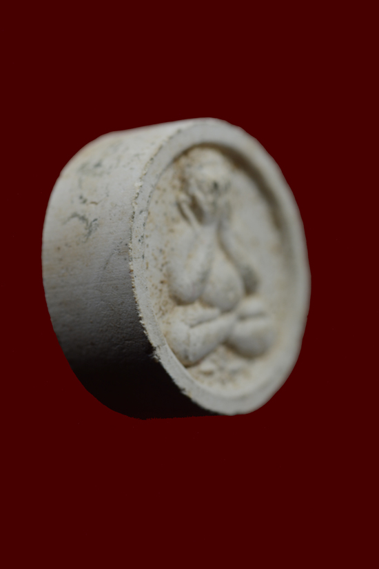 พระปิดตาจันทร์ลอยหลวงพ่อจันทร์ วัดทุ่งเฟื้อ รุ่นไตรมาส เนื้อผง พ.ศ.2528