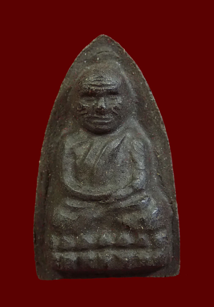 *สภาพสวย* หลวงพ่อทวด พิมพ์หน้ากรรมการ เนื้อว่านหลังฝังเพชรหน้าทั่งและฝังตะกรุด พ่อท่านแดง วัดศรีมหาโพธิ์ ปัตตานี ปี 2538