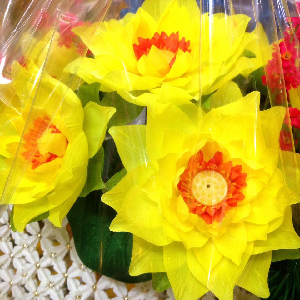 ครอบไตรดอกรัก ตาถี่ (หน้าช้าง) ดอกบัว
