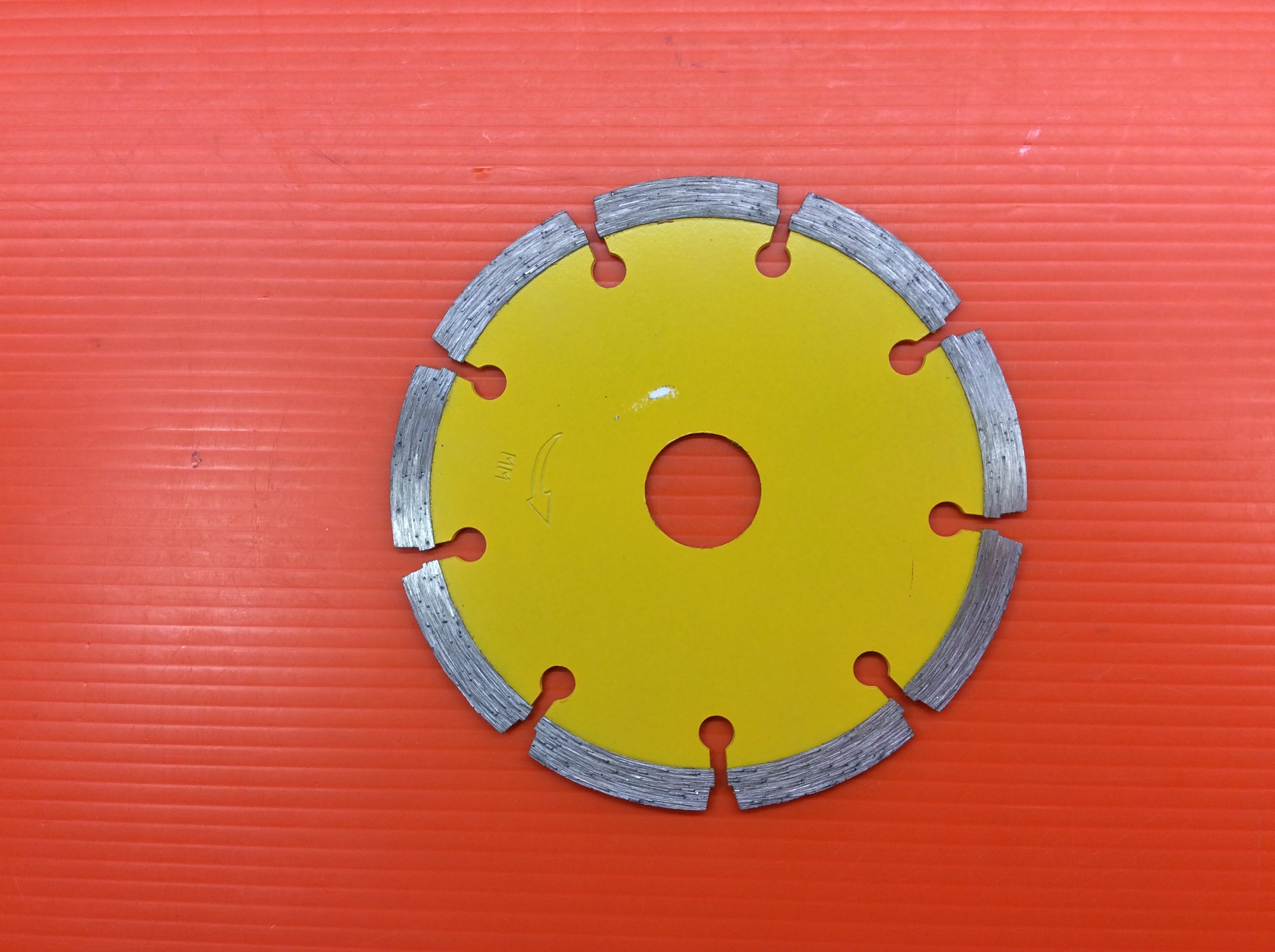 ใบเพชรตัดกระเบื้องตราตา ( 110 มม. ) EYE BRAND