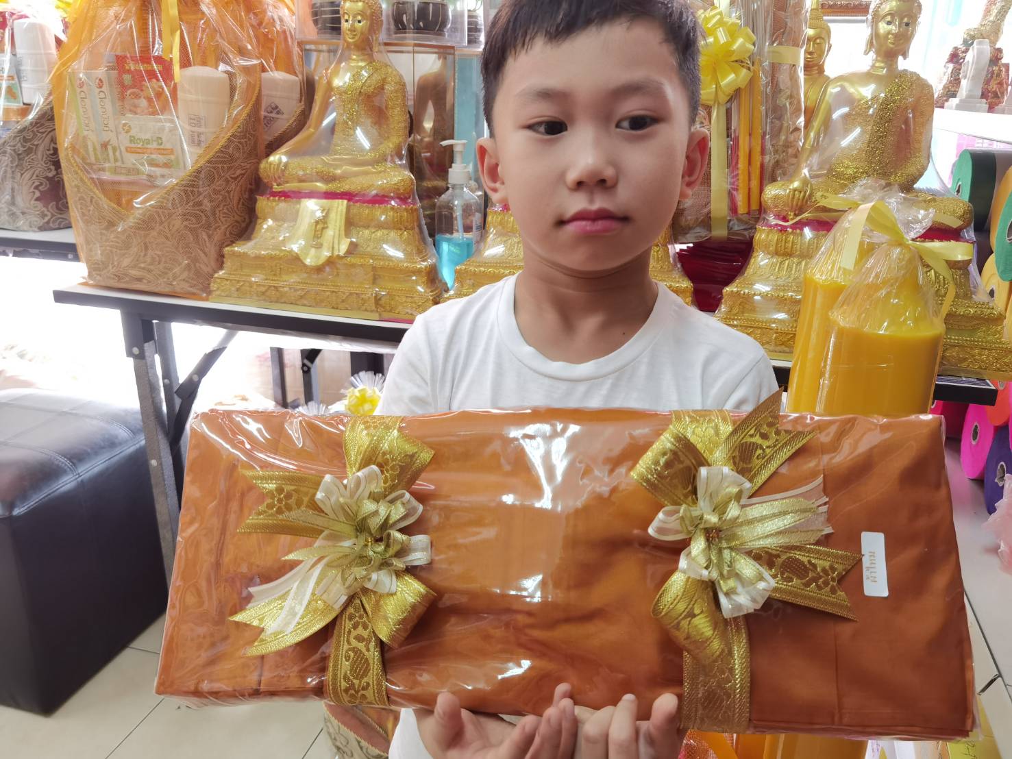 ผ้าไตรไหมไทยแท้ 100% งานเย็บพิเศษ 9 ขันธ์ *ผูกโบว์สวยงาม