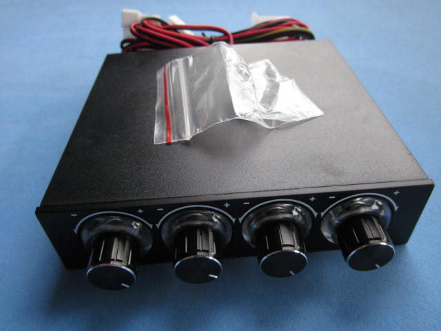 Fan controller for pc case 3.5" 4-Ports(STW-6002 ชุดปรับความเร็วรอบพัดลม)
