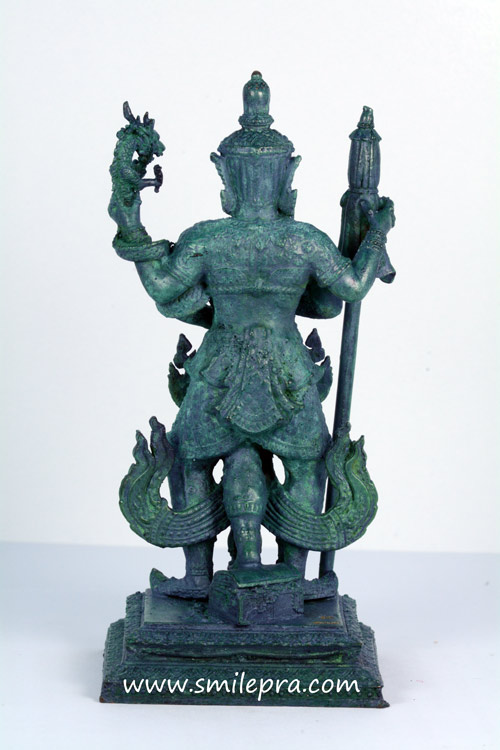 ท้าวเวสสุวรรณตรีพระเพลา เนื้อโลหะเคลือบพาทิน่าเขียวมรกต