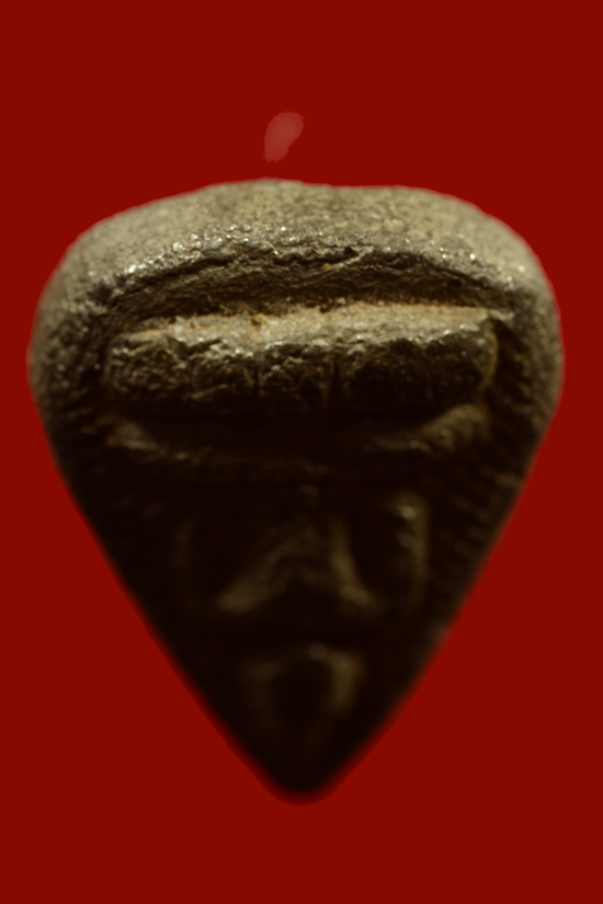 พระหล่อพิมพ์กลีบบัว หลวงปู่บุญ วัดกลางบางแก้ว เนื้อขี้นกเขาเปล้า