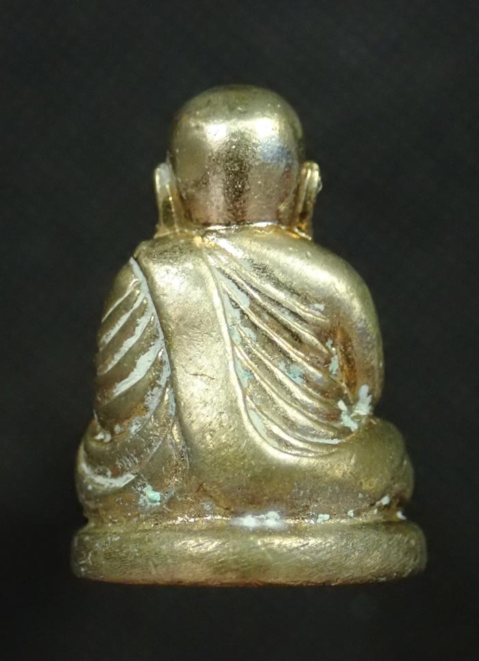 หลวงพ่อเงิน รุ่นกองทุน53 พิมพ์นิยม วัดบางคลาน จ.พิจิตร ปี 2553 เนื้ออัลปาก้า (มีคราบเบ้าติด) หมายเลข 10627 พร้อมกล่องเดิม