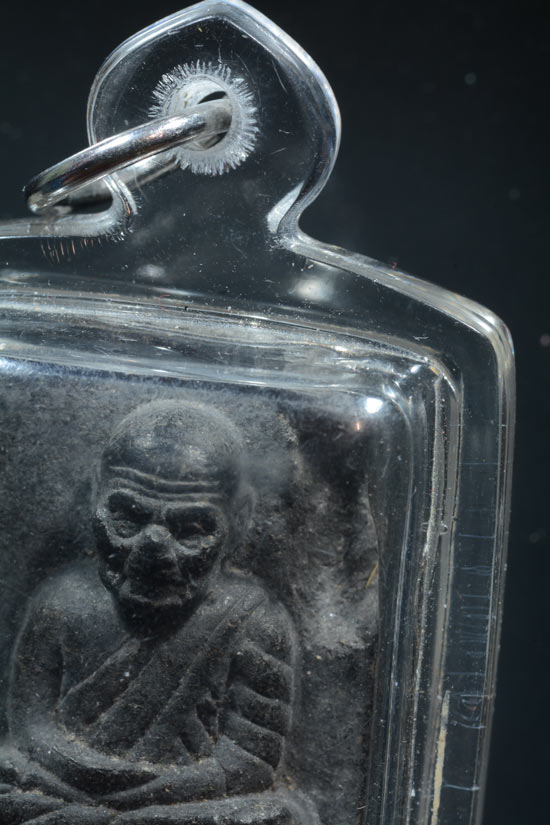 หลวงพ่อทวด วัดศรีมหาโพธิ์ รุ่น 5 แขะ พิมพ์สี่เหลี่ยม พ.ศ.2538