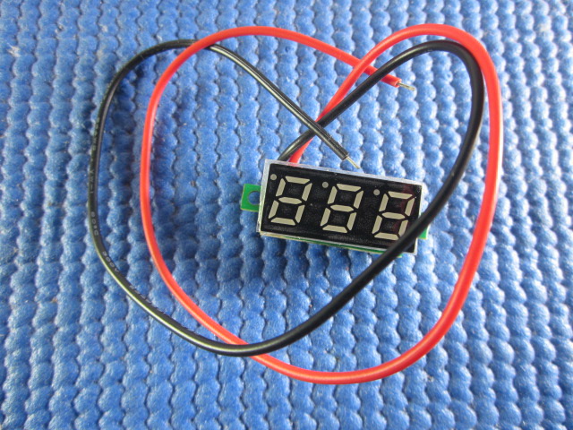 หน้าปัด 0.28 inch ตัวเลขสีแดง voltmeter adjustable two-wire DC2.5-30V