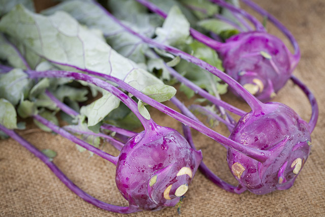 (Whole 1 Oz) กะหล่ำปมสีม่วง - Purple Vienna Kohlrabi