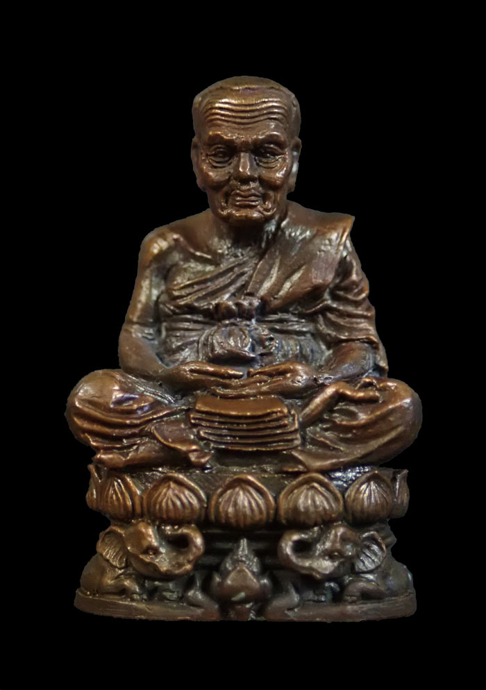 รูปหล่อลอยองค์บัวรอบ (ฐานคชสาร) หลวงพ่อทวด พ่อท่านเขียว วัดห้วยเงาะ ปัตตานี รุ่นกลันตัน54 ปี 2554 เนื้อทองแดงมันปูอุดกริ่ง หมายเลข 2844