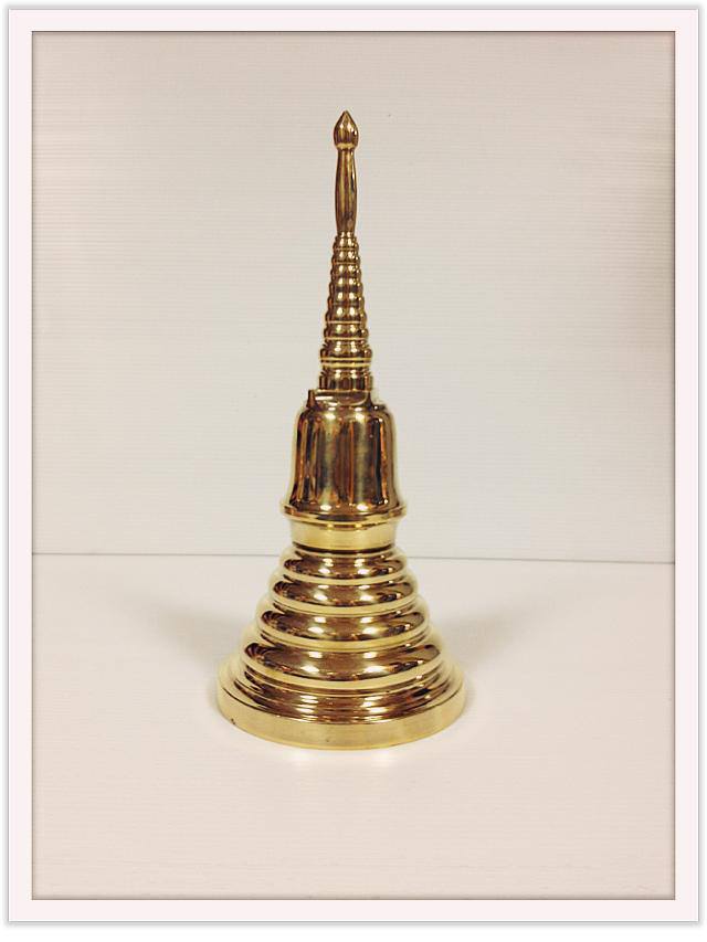 โกศทองเหลือง (ทรงเจดีย์)