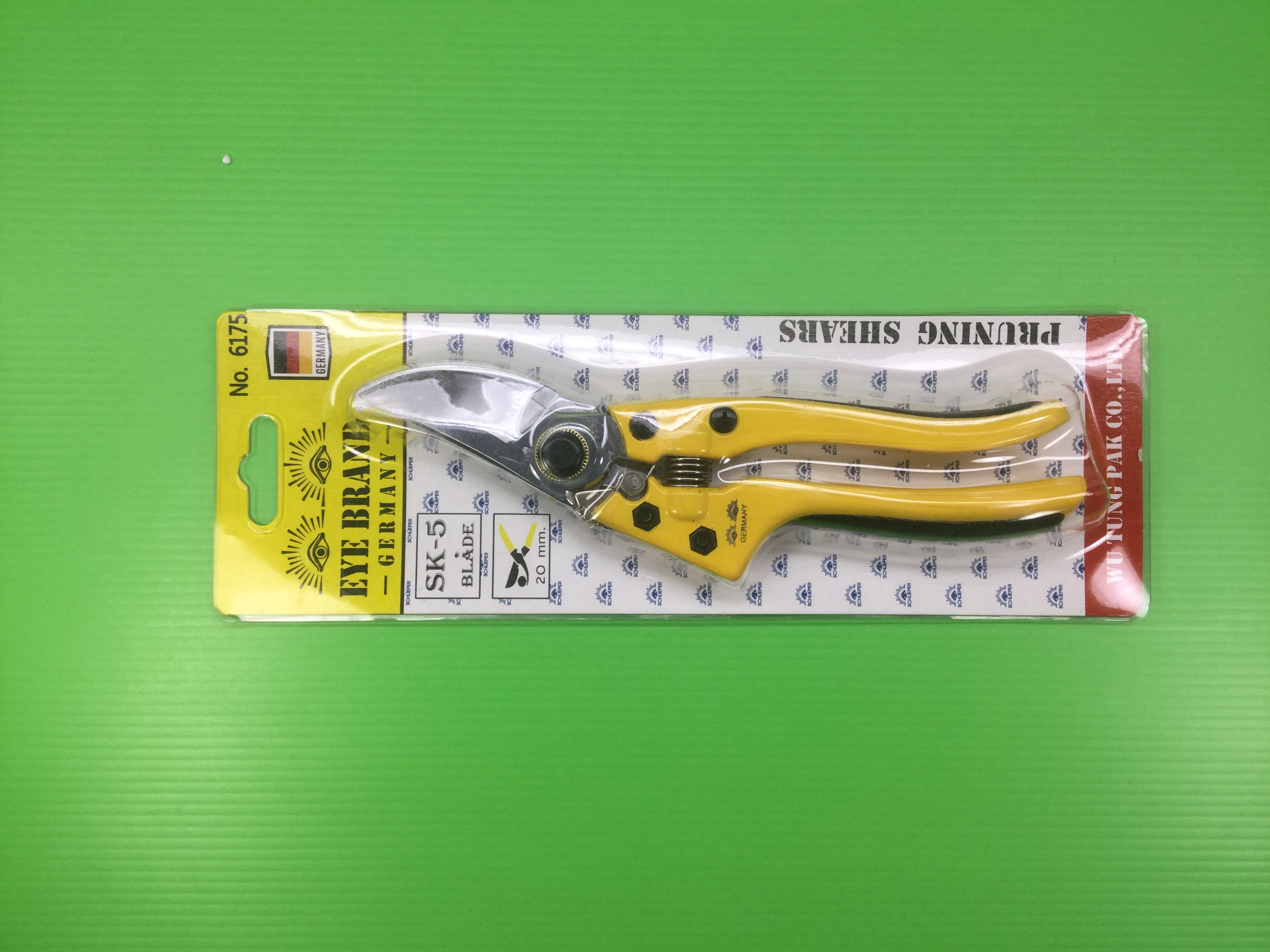 กรรไกรตัดกิ่งตราสองตา(เกรดพรีเมี่ยม) EYE BRAND