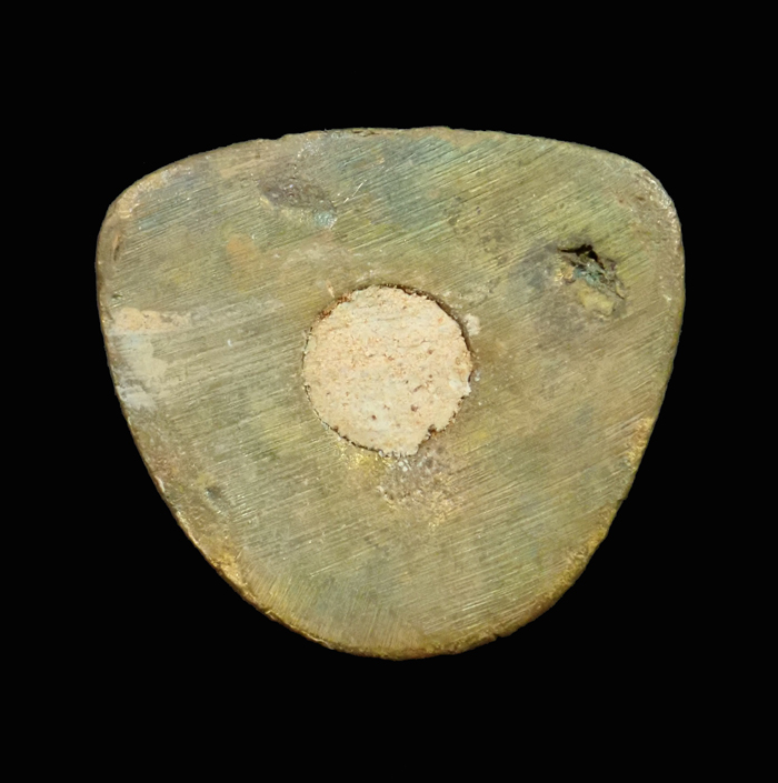 รูปหล่อรุ่นแรกหลวงปู่แดง วัดสุนทราราม จ.ศรีสะเกษ รุ่นไตรมาสรวยทันใจ ปี 2564 เนื้อทองแดงดินไทย หมายเลข 105