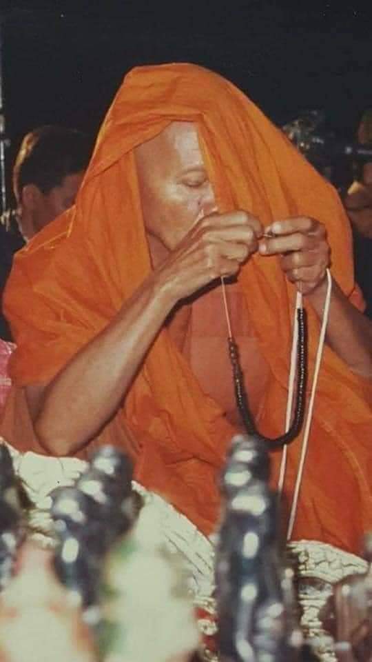 A ภาพหลวงพ่อคูณเก่าๆ