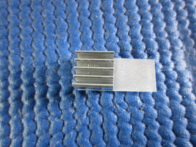 Heatsink พร้อมเทปกาวซิลิโคน ขนาด9*9สูง5mm(เงิน)