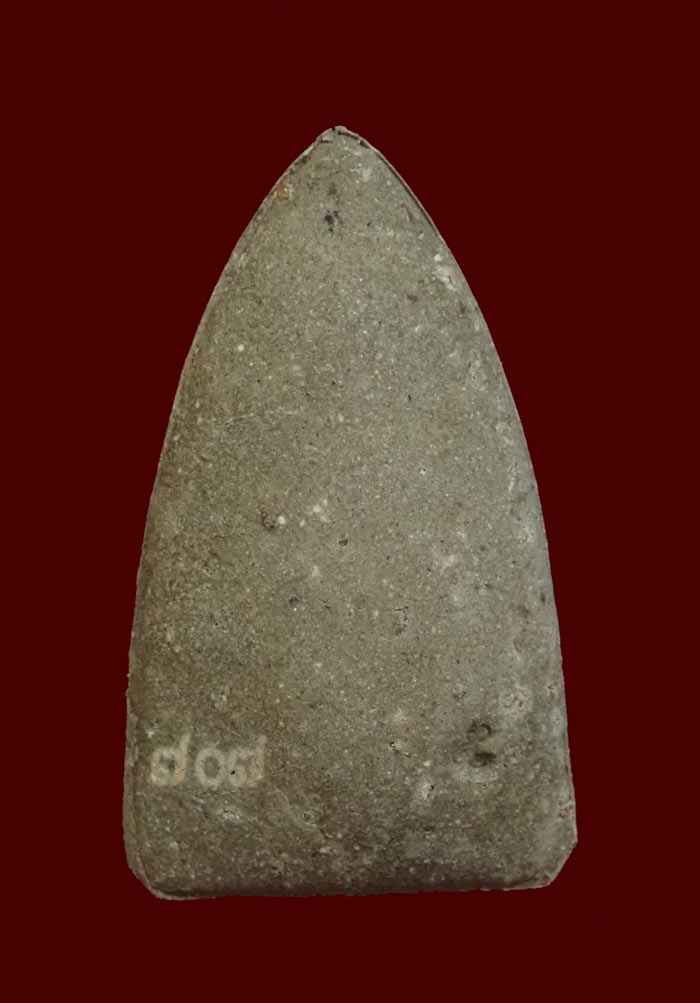 หลวงพ่อทวดเนื้อว่านฝังตะกรุด พ่อท่านเขียว วัดห้วยเงาะ ปัตตานี ปี 2553 รุ่นเสาร์5 มหาสิทธิโชค พิมพ์ใหญ่ (กรรมการ) หมายเลข 707 ขนาดพระสูง 3.5 ซ.ม. พร้อมกล่องเดิม