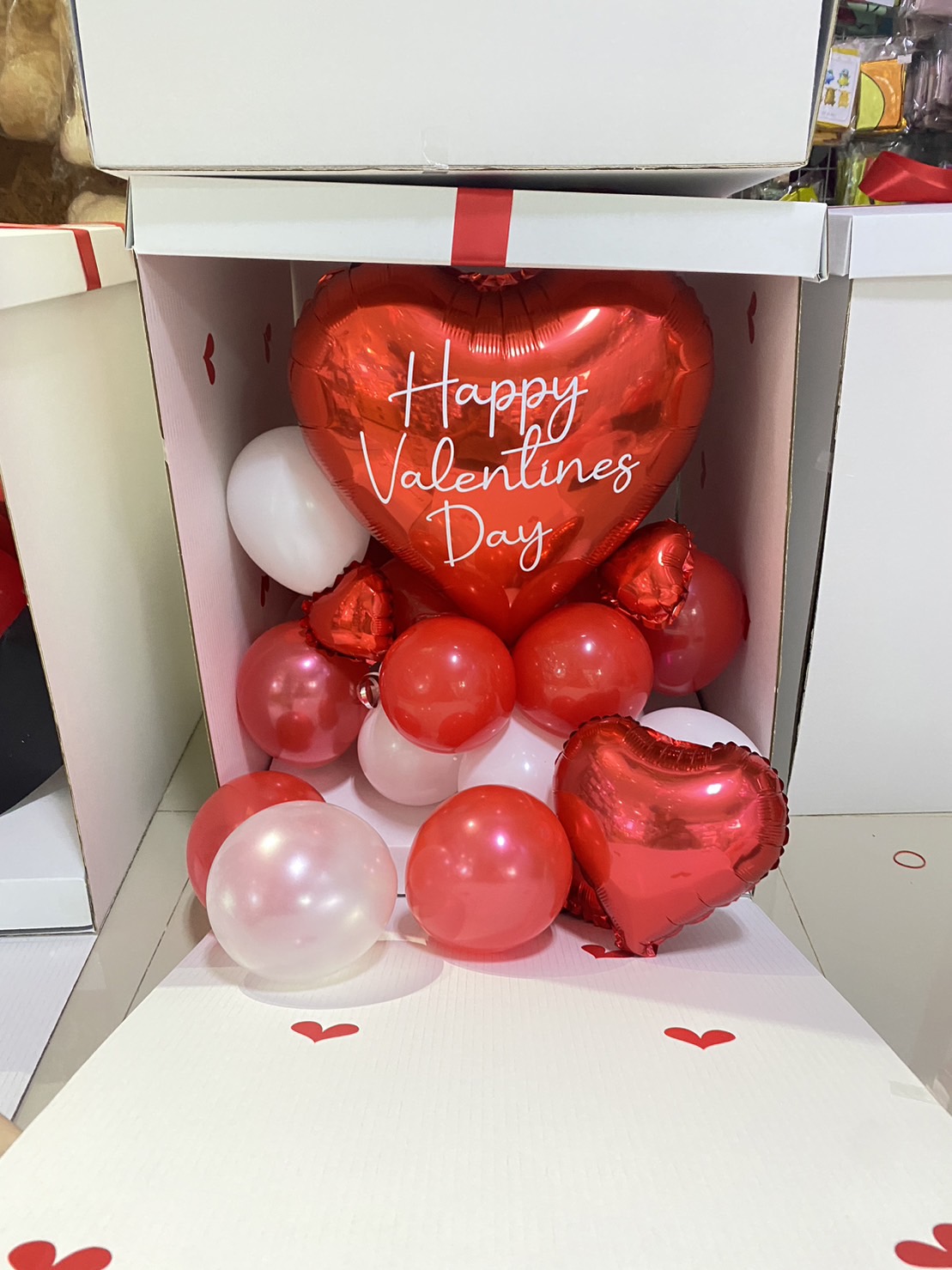 Valentine's balloon กล่องเซอร์ไพส์วาเลนไทน์ ลูกโป่งหัวใจ