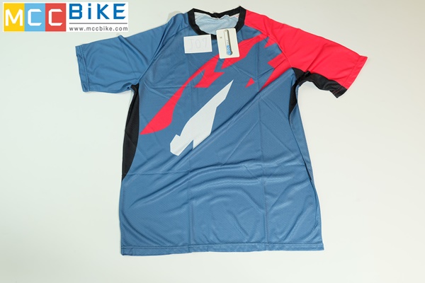 เสื้อคอกลม เสื้อวิ่ง เสื้อปั่นจักรยาน ขนาด M ลดราคา รหัส J07 ราคา 190 ส่งฟรี ลงทะเบียน