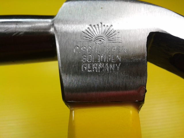 ค้อนหงอนด้ามไฟเบอร์ตราตา 27 มม. EYE BRAND