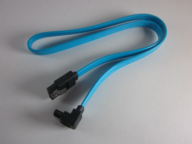 สาย SATA3.0 สีฟ้า (มีหัวล็อก)