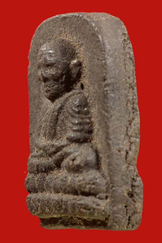 หลวงพ่อทวดเนื้อว่าน วัดสุวรรณคีรี พิมพ์ซุ้มกอ พ.ศ. 250