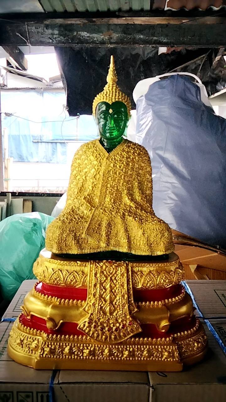 พระแก้วมรกต 3 ฤดู หน้าตัก 9 นิ้ว