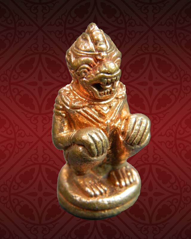 * เลขสวยสุด ๙๘ ข * หนุมาน (รุ่นแรก) เสาร์๕ กระโดดบาตร พ่อท่านเขียว วัดห้วยเงาะ ปัตตานี ปี 2553 ปลุกเสกเสาร์๕ ขึ้น๕ค่ำ เดือน๕ เนื้อทองแดงอุดผง หมายเลข ๙๘ ข