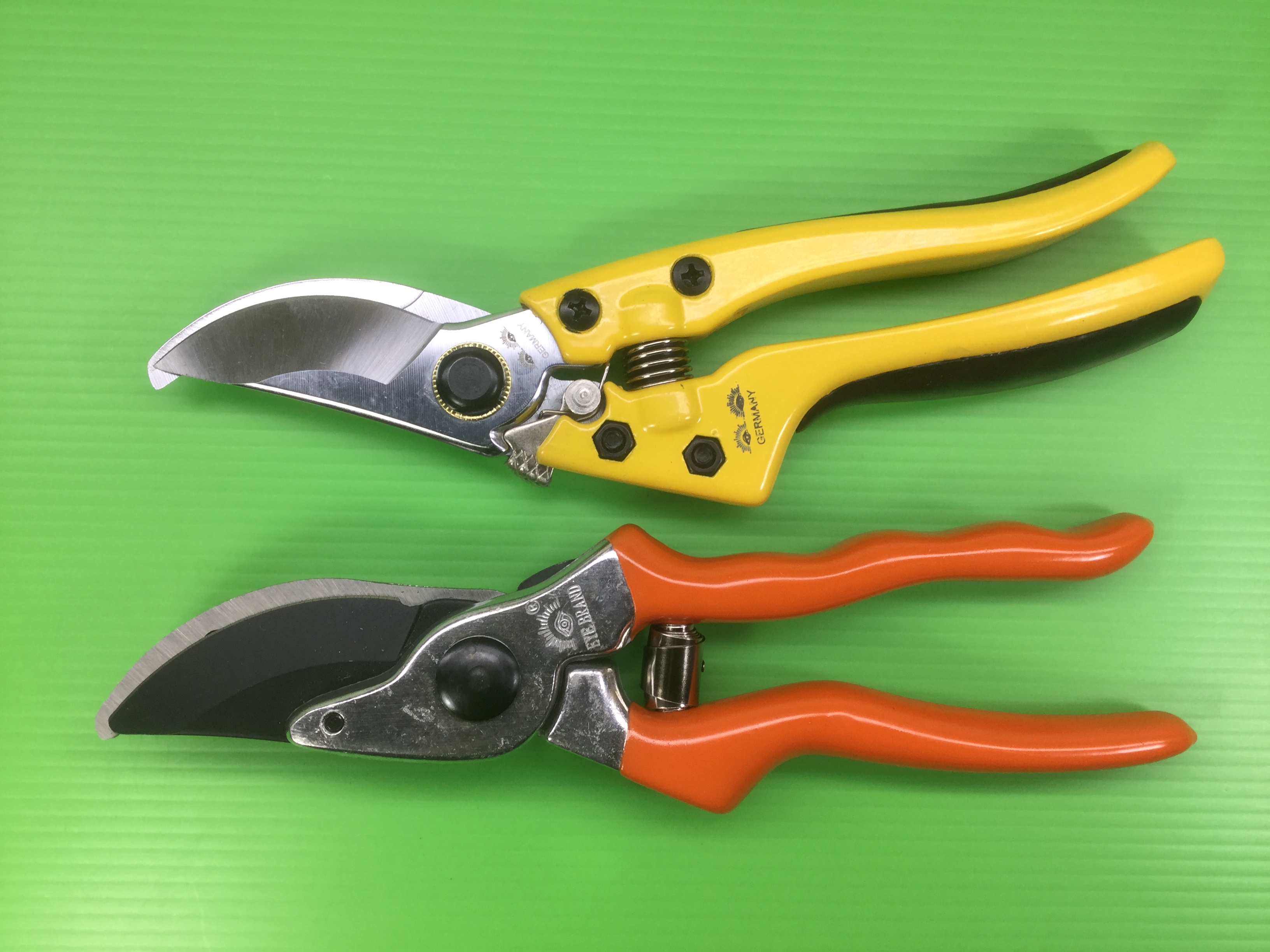 กรรไกรตัดกิ่งตราสองตา(เกรดพรีเมี่ยม) EYE BRAND