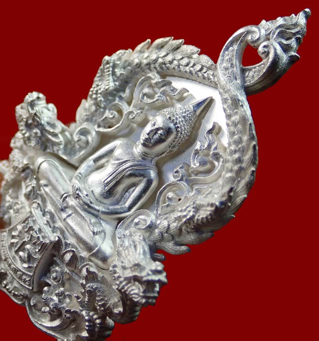 เหรียญพุทธศิลป์ฉลุ 3 ชิ้น หลวงพ่อโสธร จ.ฉะเชิงเทรา รุ่นเจริญพร ปี 2555 เนื้อเงิน พิมพ์ใหญ่