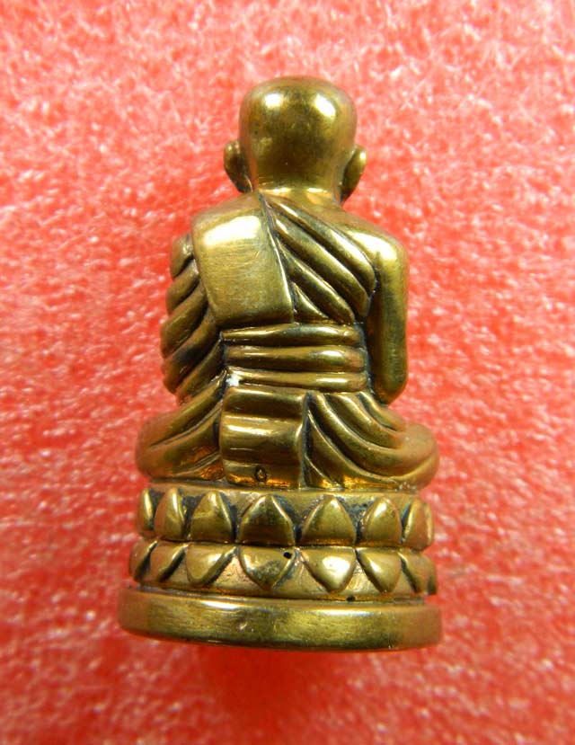 รูปหล่อหลวงพ่อทวด พิมพ์บัวรอบ รุ่นนารายณ์แปลงรูป ร่วมสร้างหลวงพ่อทวดองค์ใหญ่หน้าตัก 24 เมตร จ.อยุธยา ปี 2552 เนื้อสำริด