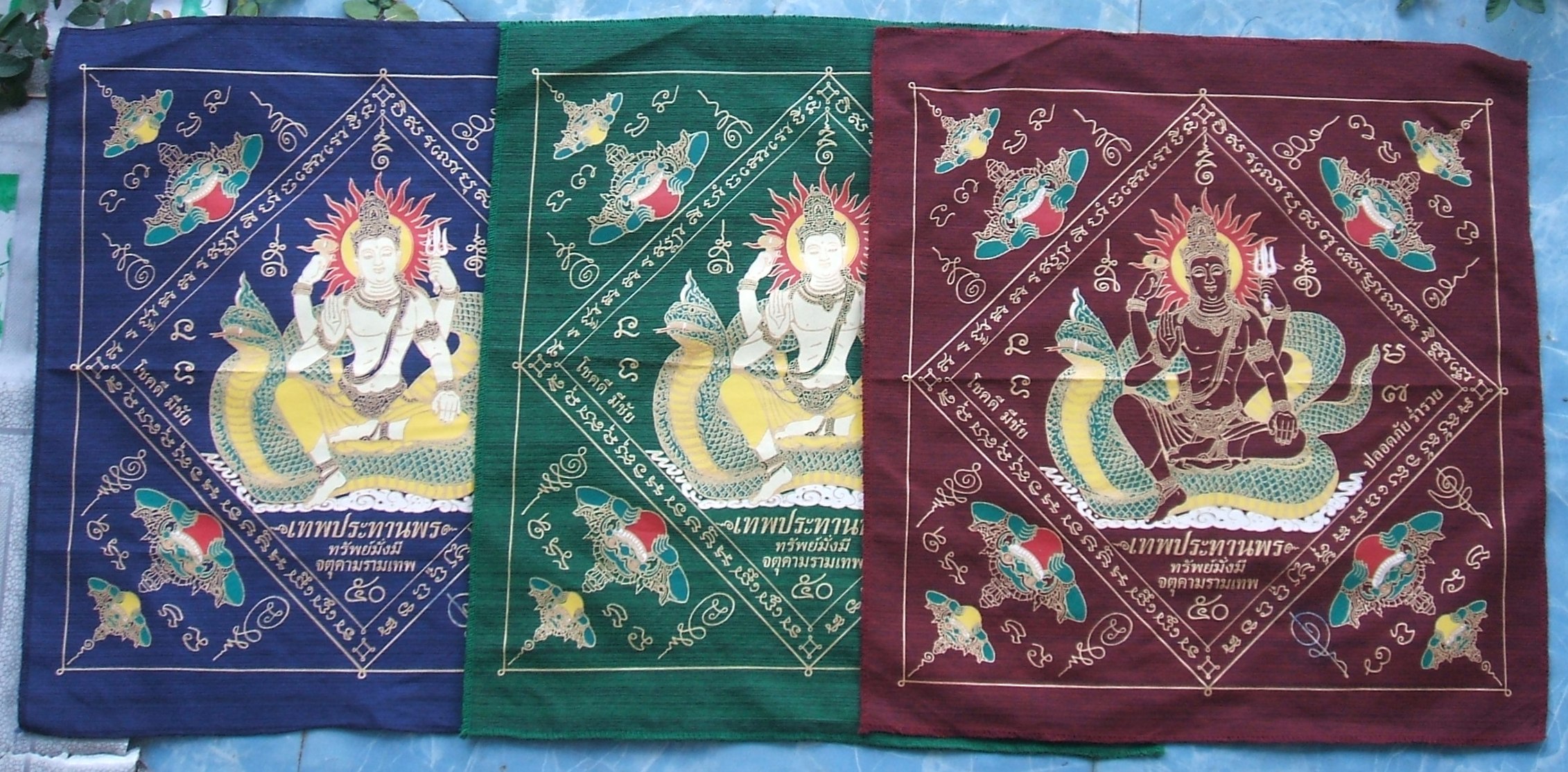 ผ้ายันต์ จตุคาม รามเทพ และเกจิอาจารย์ หลายรุ่นมีให้เลือกชมกัน